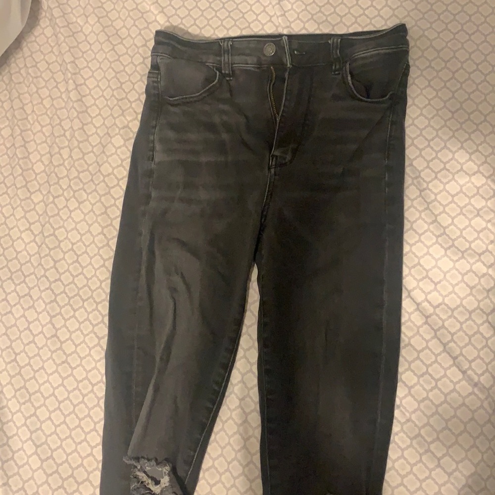 Black distressed American Eagle skinny jeans